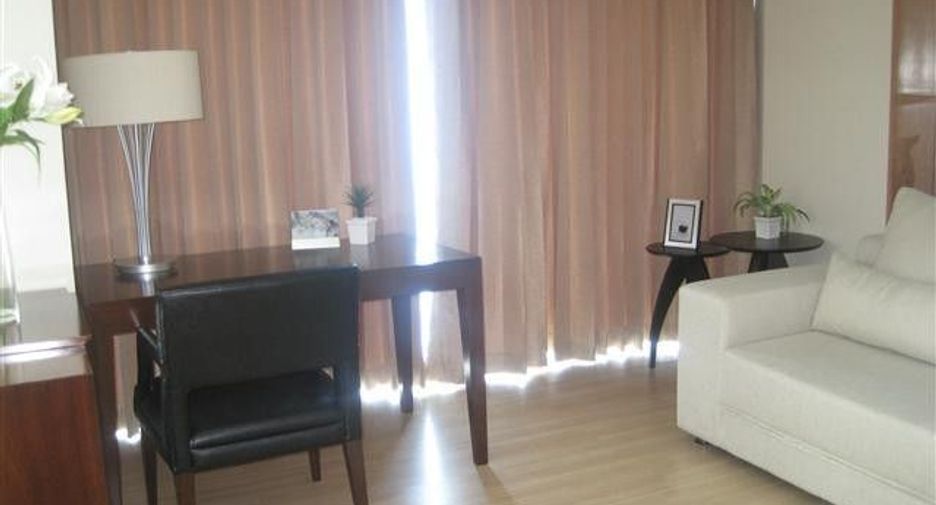 Wohnung zur Miete mit 2 Zimmer in Pathum Wan, Bangkok