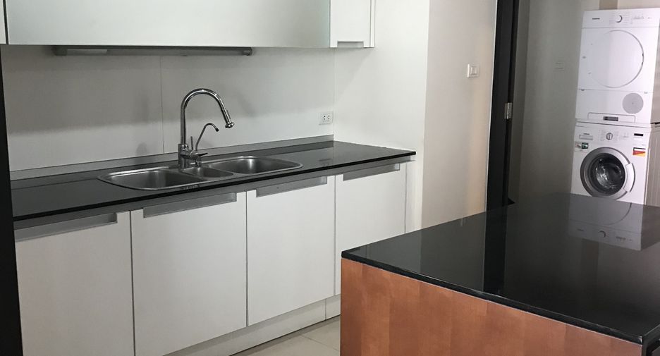 Condo en alquiler de 3 habitaciones en Pathum Wan, Bangkok
