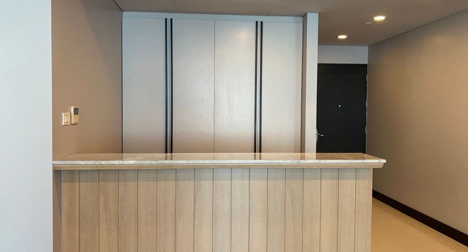 Condo en alquiler de 3 habitaciones en Pathum Wan, Bangkok