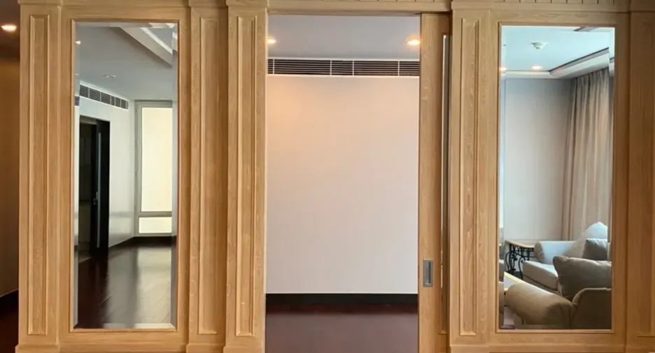 Condo en alquiler de 3 habitaciones en Pathum Wan, Bangkok