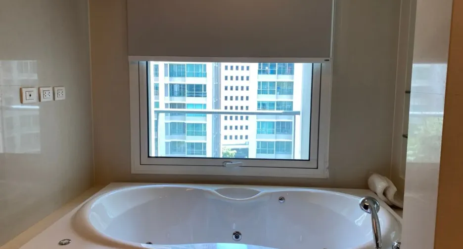 Condo en alquiler de 3 habitaciones en Pathum Wan, Bangkok