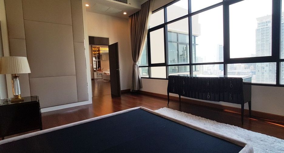 For rent 4 ベッドルーム condo in Sathon, Bangkok