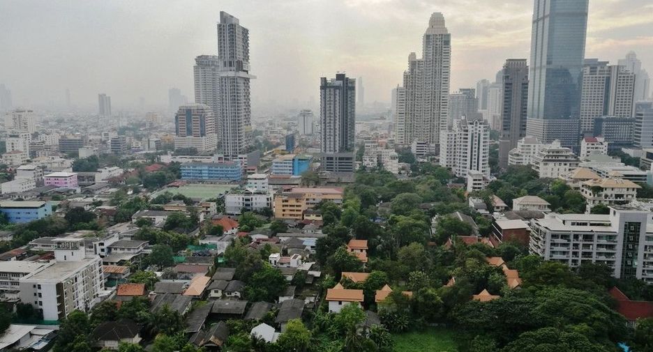 For rent 4 ベッドルーム condo in Sathon, Bangkok