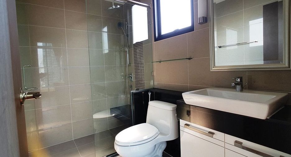 For rent 4 ベッドルーム condo in Sathon, Bangkok