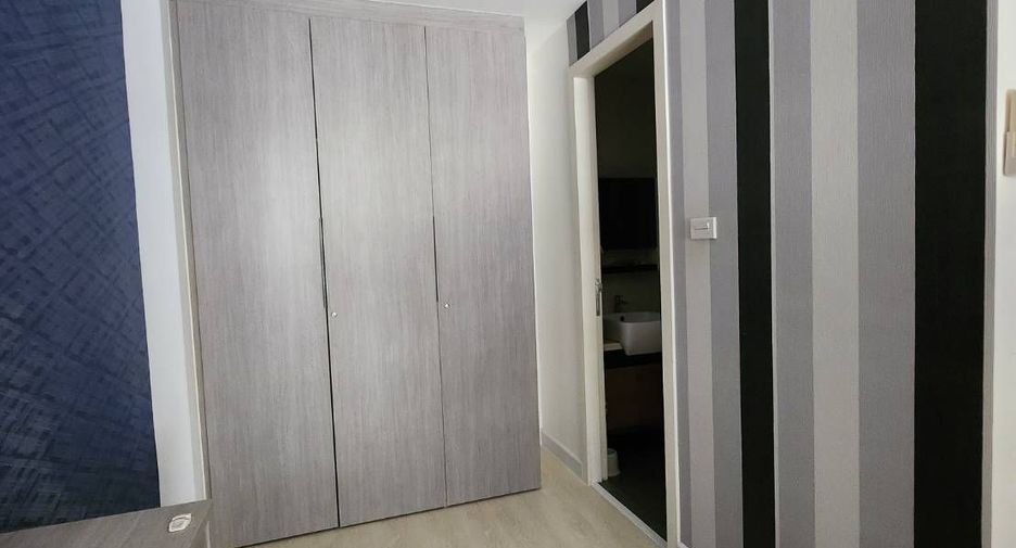 For rent 2 bedrooms condo in Phra Khanong, Bangkok