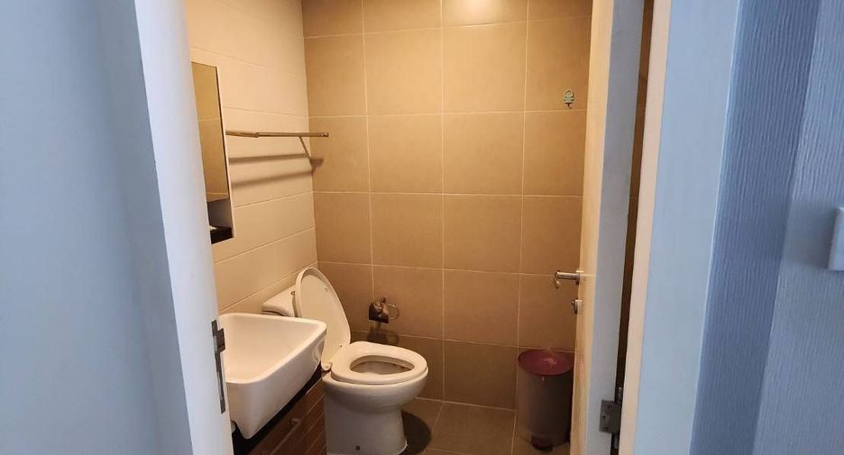 For rent 2 bedrooms condo in Phra Khanong, Bangkok