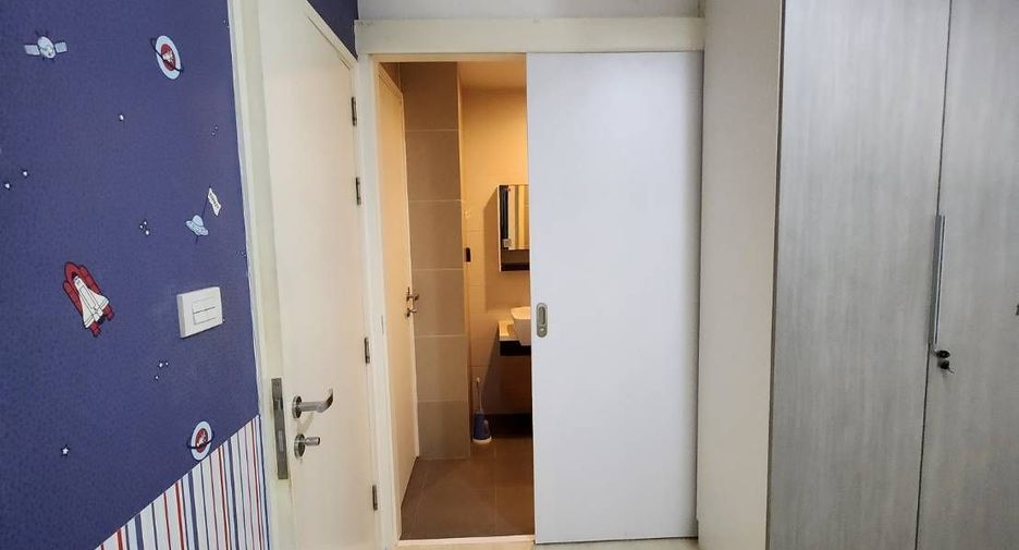 For rent 2 bedrooms condo in Phra Khanong, Bangkok