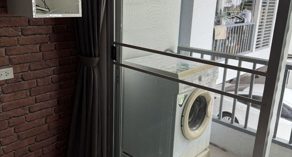 For rent 2 bedrooms condo in Phra Khanong, Bangkok