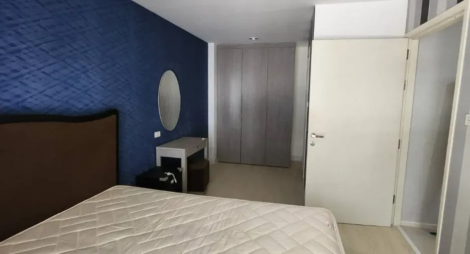 For rent 2 bedrooms condo in Phra Khanong, Bangkok