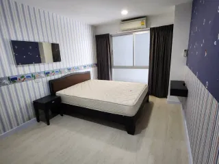 À louer 2 chambres condo à Phra Khanong, Bangkok