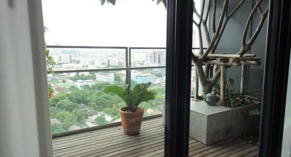 For rent 2 bedrooms condo in Sathon, Bangkok
