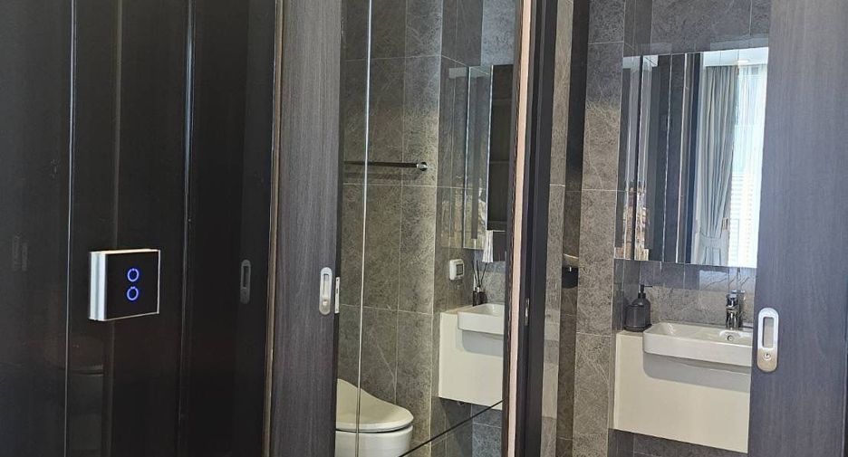 For rent studio condo in Phaya Thai, Bangkok