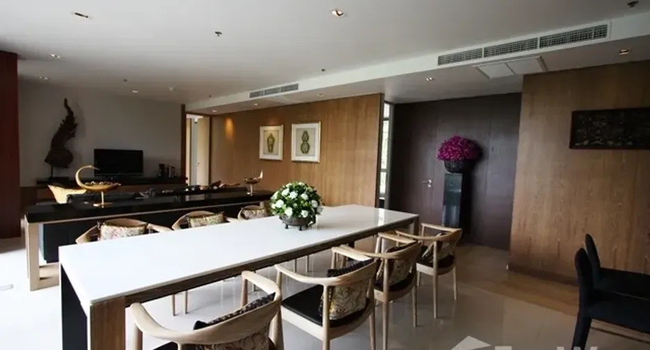 For rent 3 bedrooms condo in Watthana, Bangkok