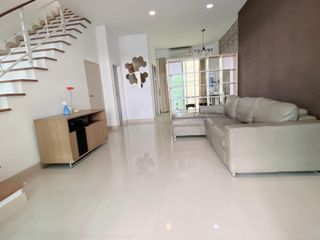 Reihenhaus zur Miete mit 3 Zimmer in Chom Thong, Bangkok