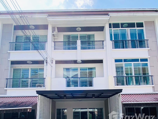 For rent 3 bedrooms townhouse in Chom Thong, Bangkok