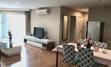 Condo en alquiler de 2 habitaciones en Huai Khwang, Bangkok