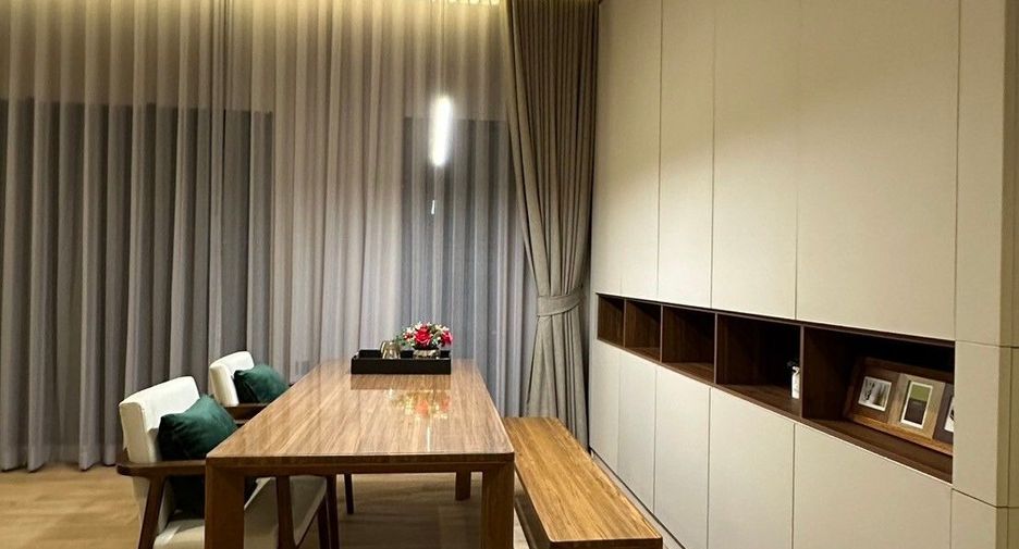 For rent 5 bedrooms house in Lat Krabang, Bangkok