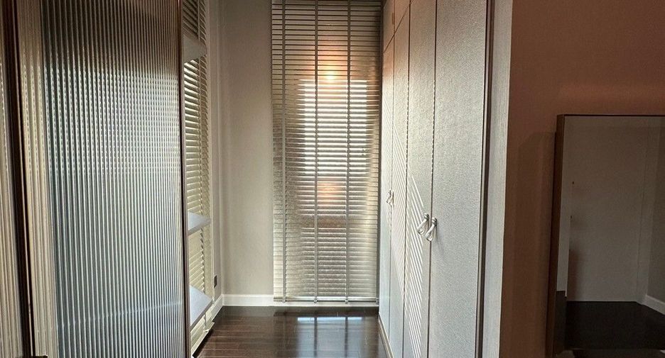 For rent 5 bedrooms house in Lat Krabang, Bangkok