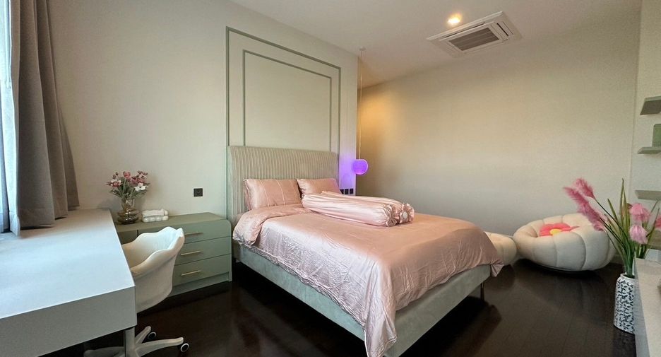 For rent 5 bedrooms house in Lat Krabang, Bangkok