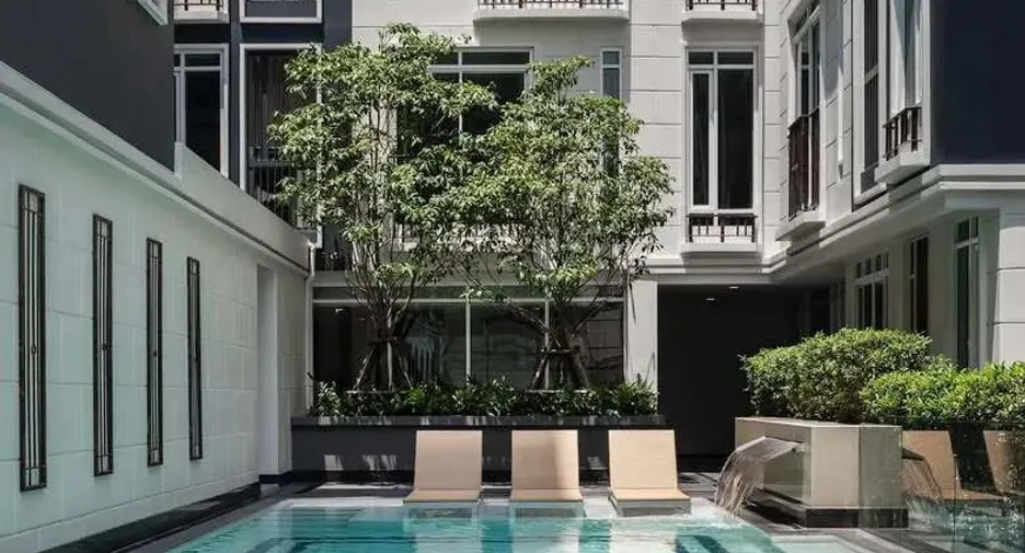 For rent 2 bedrooms condo in Yan Nawa, Bangkok