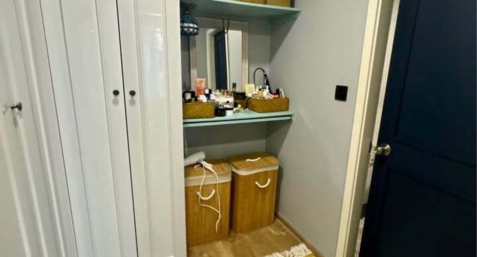 For rent 2 bedrooms condo in Yan Nawa, Bangkok