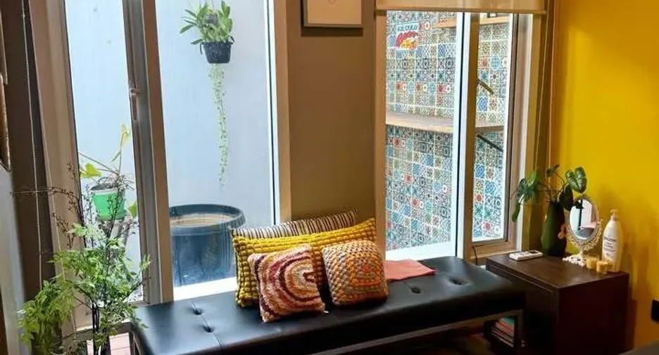 For rent 2 bedrooms condo in Yan Nawa, Bangkok