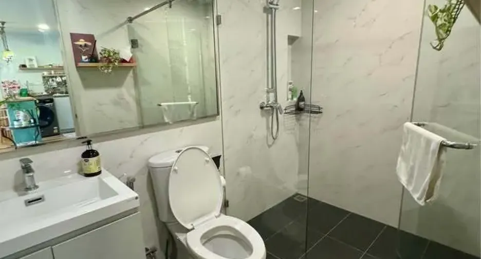 For rent 2 bedrooms condo in Yan Nawa, Bangkok
