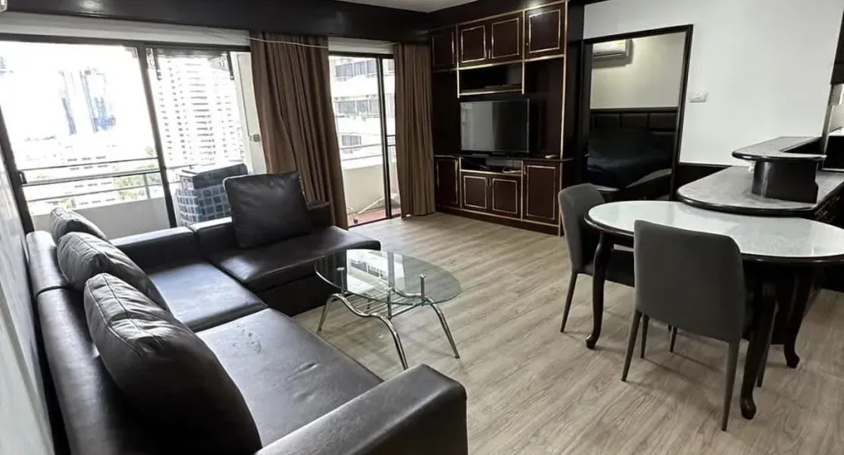 For rent 2 bedrooms condo in Khlong Toei, Bangkok
