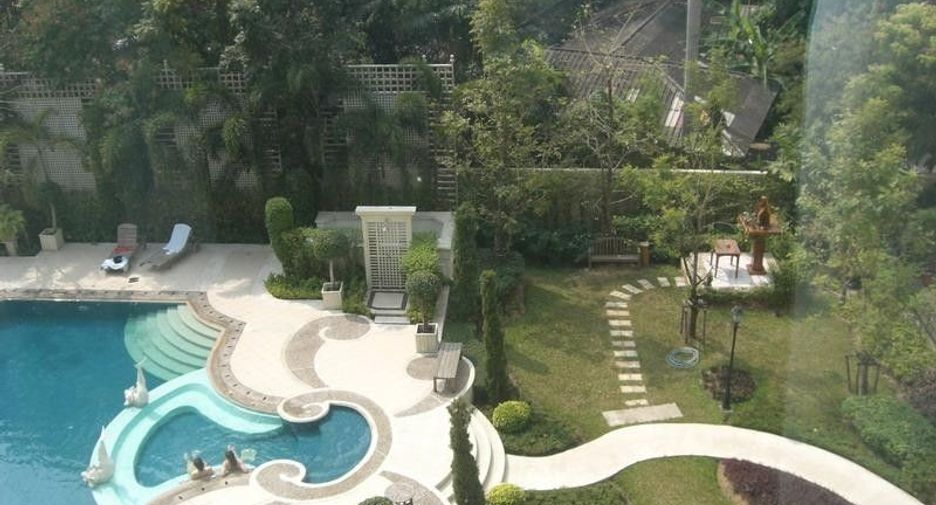 For rent 2 bedrooms condo in Sathon, Bangkok