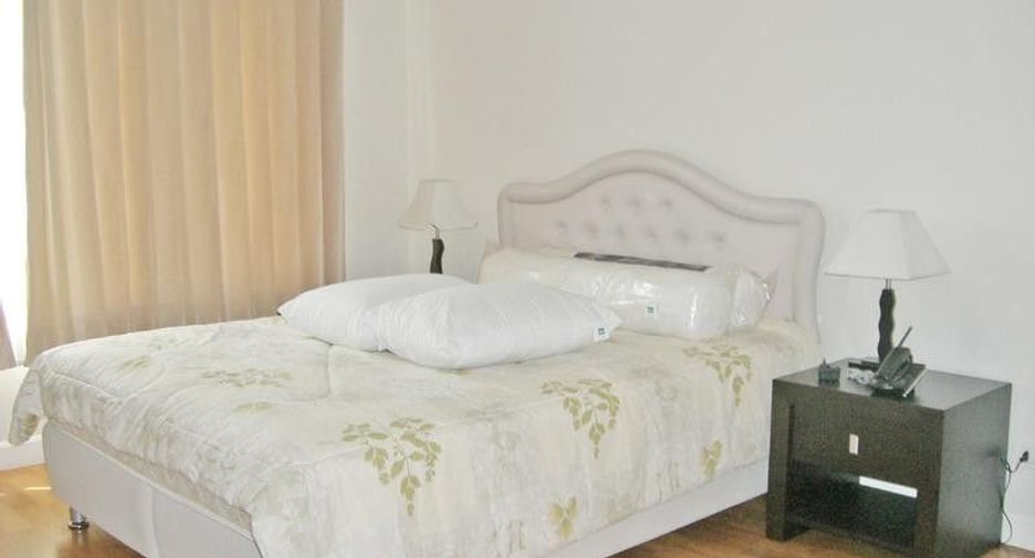 For rent 2 bedrooms condo in Sathon, Bangkok