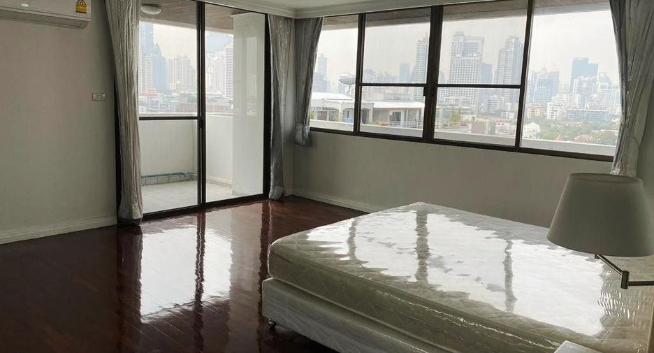 À louer 3 chambres condo à Watthana, Bangkok