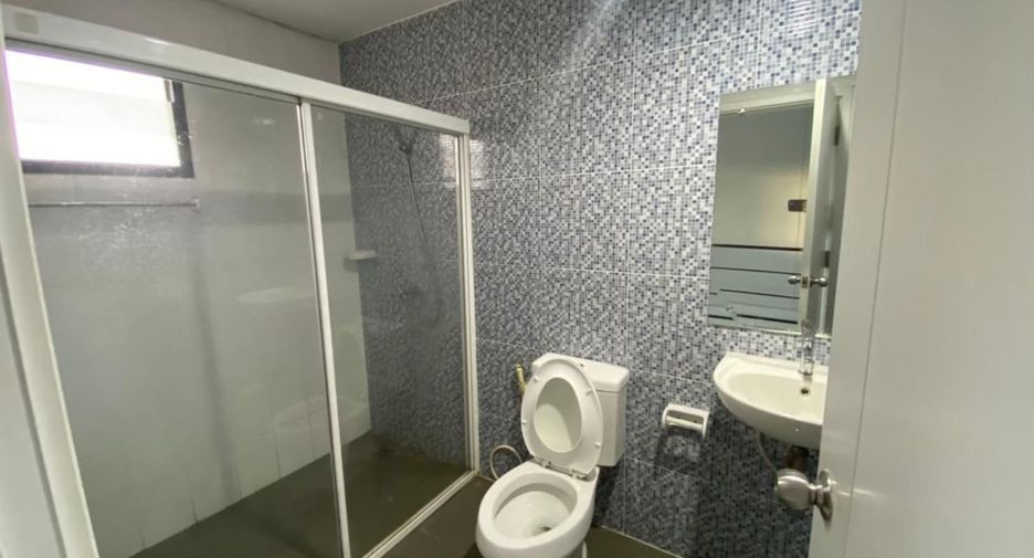 For rent 3 bedrooms townhouse in Min Buri, Bangkok
