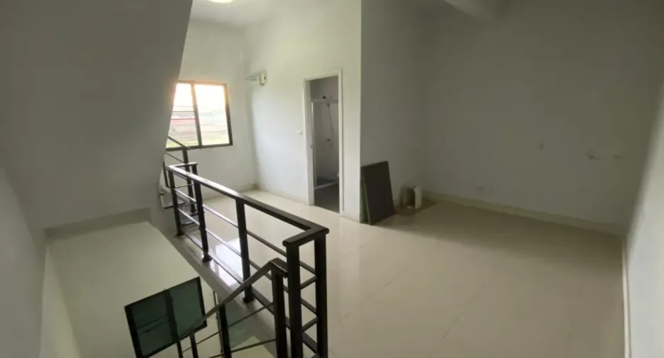 For rent 3 bedrooms townhouse in Min Buri, Bangkok