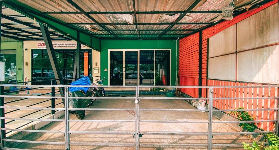For rent 3 bedrooms townhouse in Min Buri, Bangkok