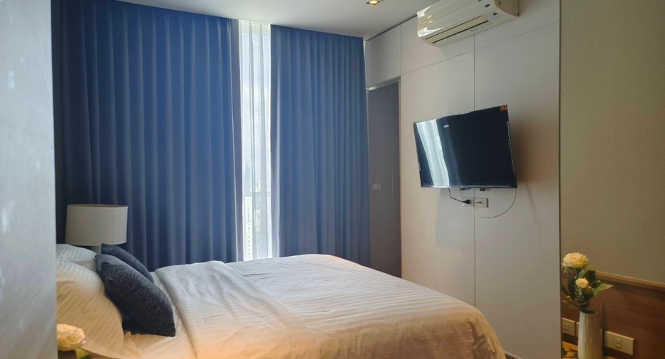 For rent 2 bedrooms condo in Khlong Toei, Bangkok