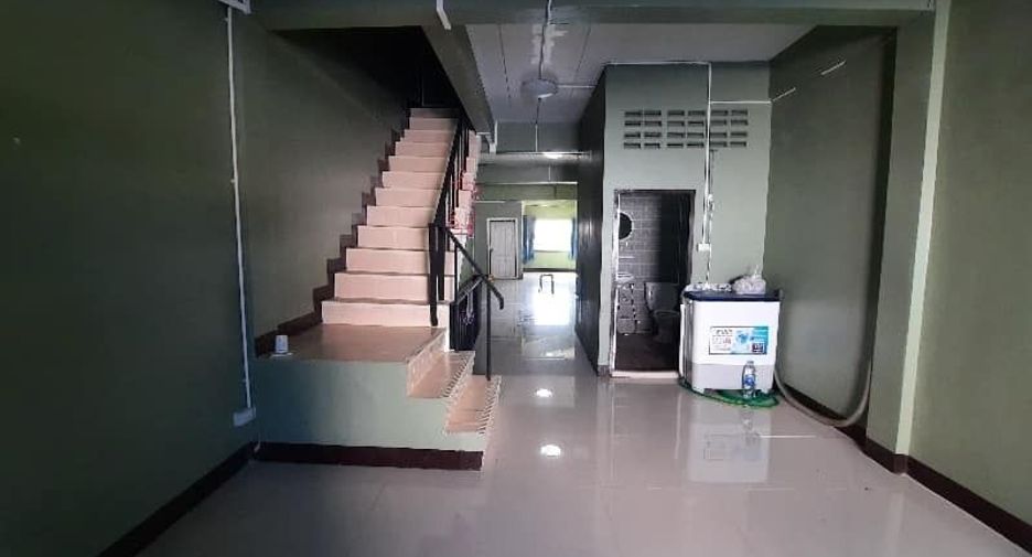出租 3 卧室 联排别墅 在 Lat Phrao, 曼谷