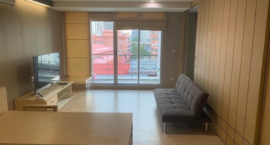 For rent 1 bed condo in Phra Khanong, Bangkok