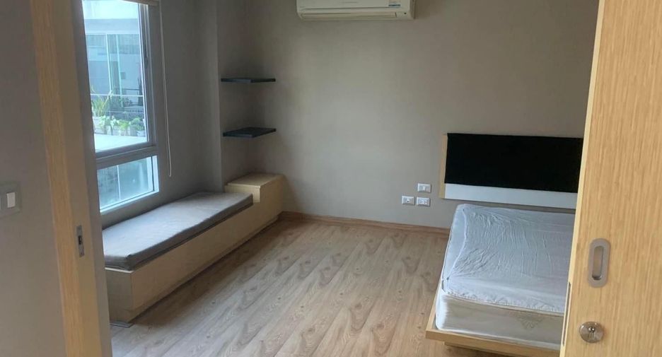For rent 1 bed condo in Phra Khanong, Bangkok