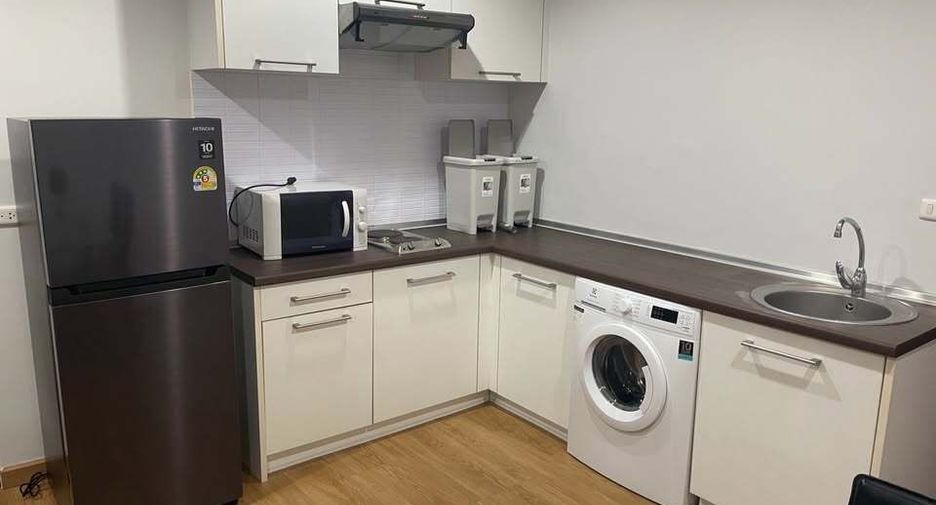 Condo en alquiler de 1 habitaciones en Khlong Toei, Bangkok
