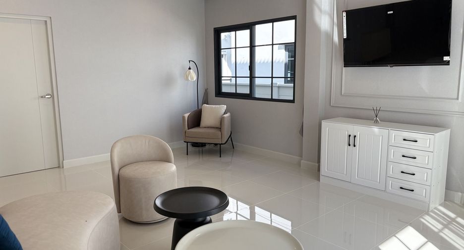 Haus zur Miete mit 4 Zimmer in Bang Phli, Samut Prakan