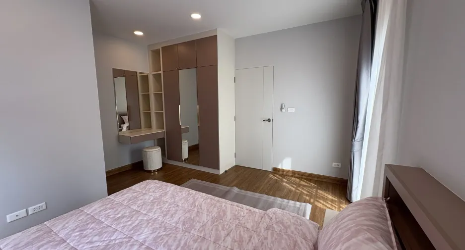 Haus zur Miete mit 4 Zimmer in Bang Phli, Samut Prakan