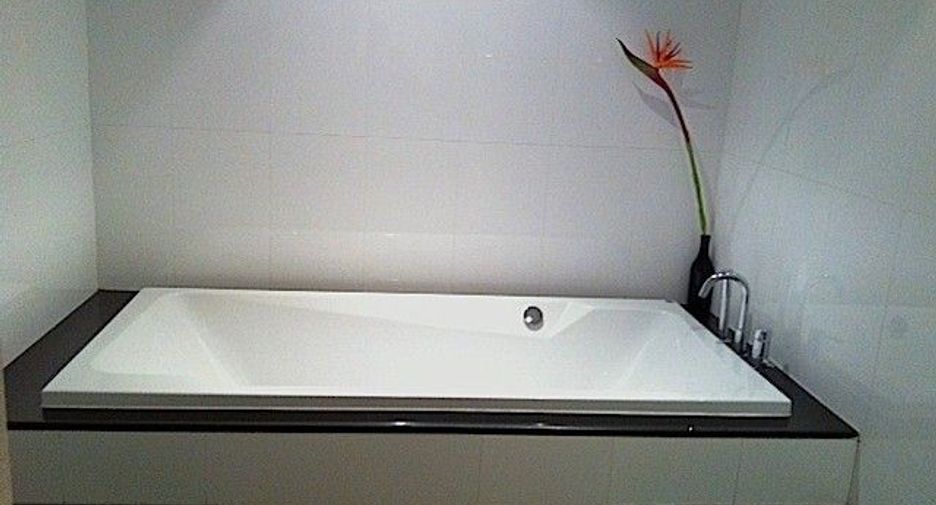 Condo en alquiler de 2 habitaciones en Khlong Toei, Bangkok
