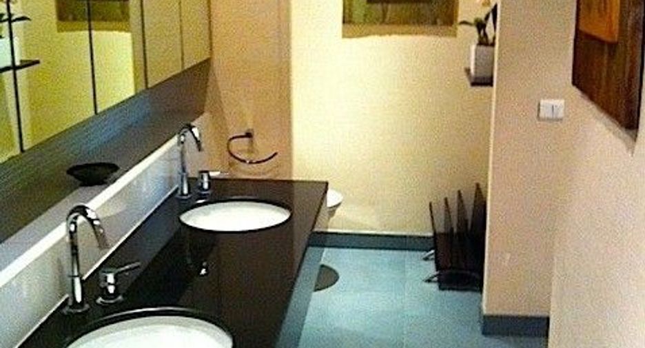 Condo en alquiler de 2 habitaciones en Khlong Toei, Bangkok