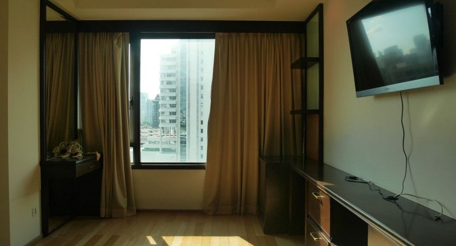 For rent 3 bedrooms condo in Pathum Wan, Bangkok