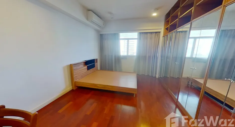 For rent 3 bedrooms condo in Watthana, Bangkok