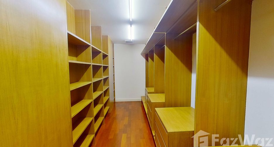 For rent 3 bedrooms condo in Watthana, Bangkok