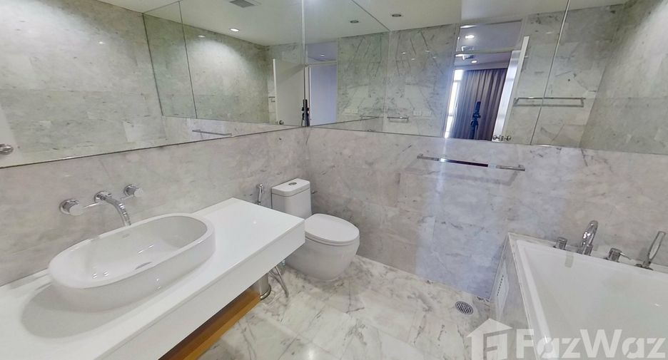 For rent 3 bedrooms condo in Watthana, Bangkok