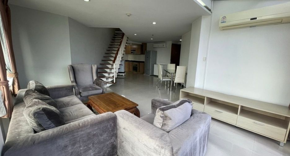 For rent 3 bedrooms apartment in Khlong Toei, Bangkok