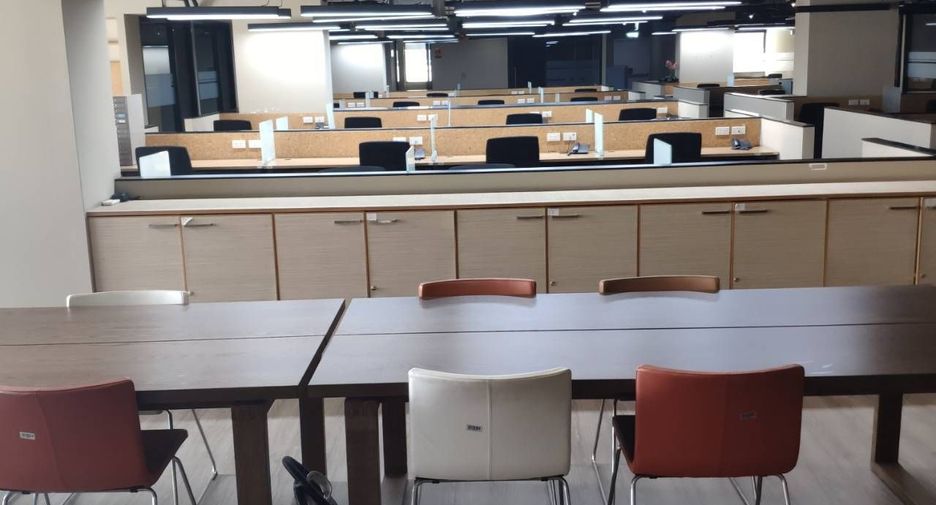 À louer bureau à Bang Rak, Bangkok