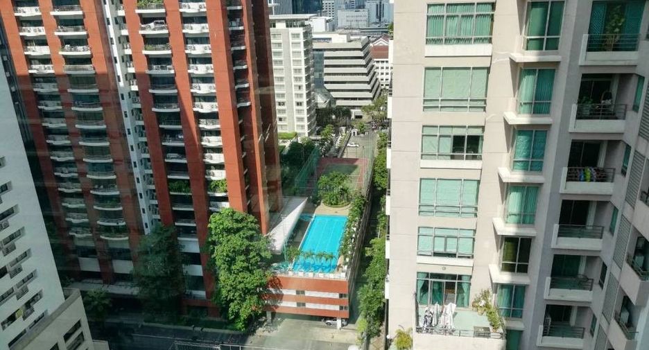 For rent 2 bedrooms condo in Pathum Wan, Bangkok